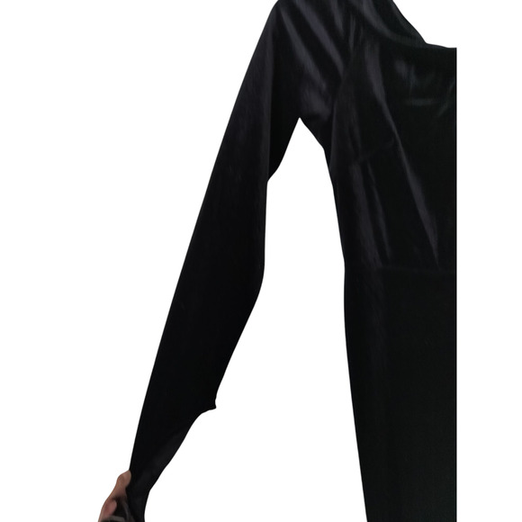 3431) Giking Black Velvet Off shoulder Goth Maxi Dress Size Medium - Picture 4 of 8